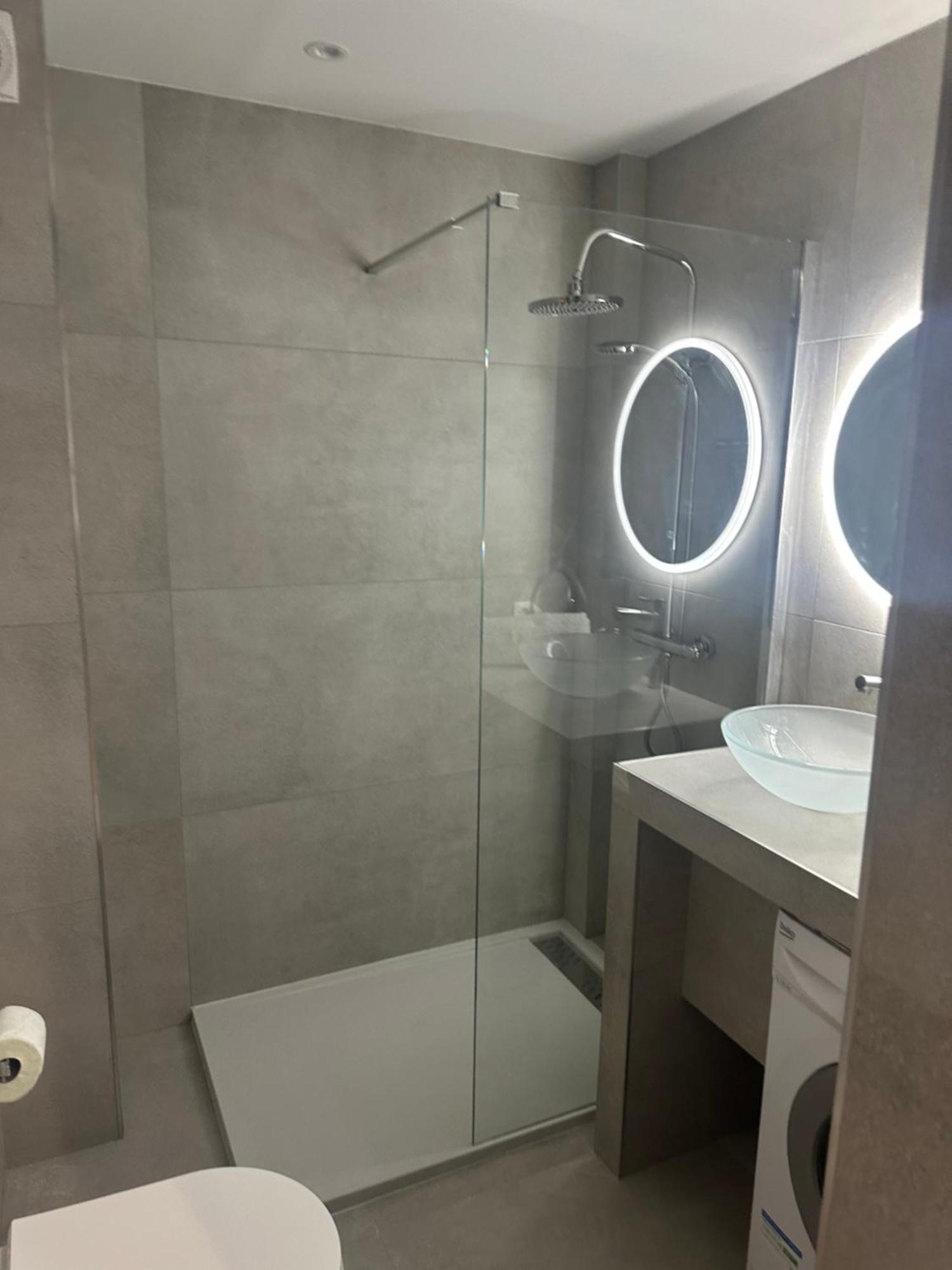 Position Croisette Martinez ! 150m From The Completely Renovated !