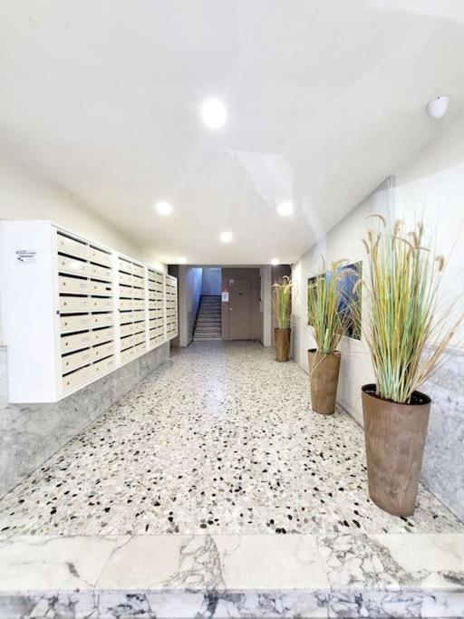 Position Croisette Martinez ! 150m From The Completely Renovated ! *