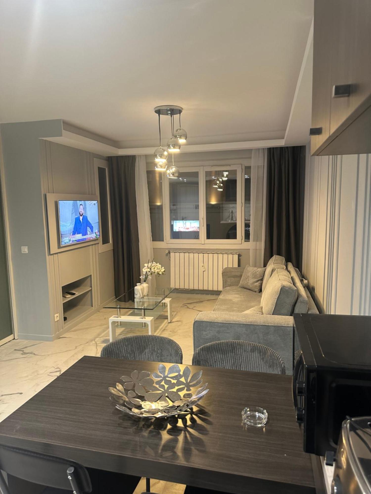 Position Croisette Martinez ! 150m From The Completely Renovated !